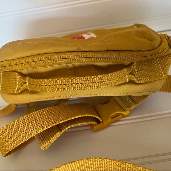 Fjällräven Kånken Yellow Crossbody Hip Bag Fanny Pack - Picture 3 of 5